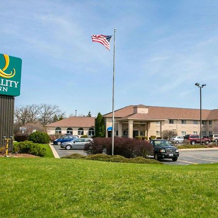 Quality Inn & Suites Woodstock Near Lake Geneva المظهر الخارجي الصورة