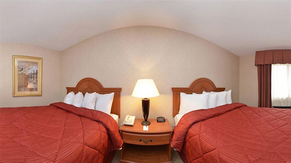 Quality Inn & Suites Woodstock Near Lake Geneva المظهر الخارجي الصورة