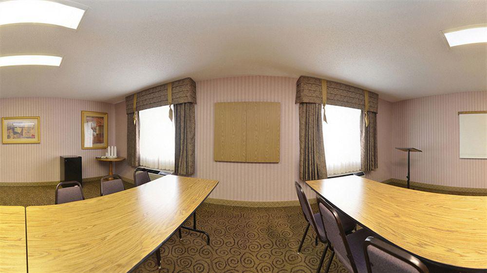 Quality Inn & Suites Woodstock Near Lake Geneva المظهر الخارجي الصورة