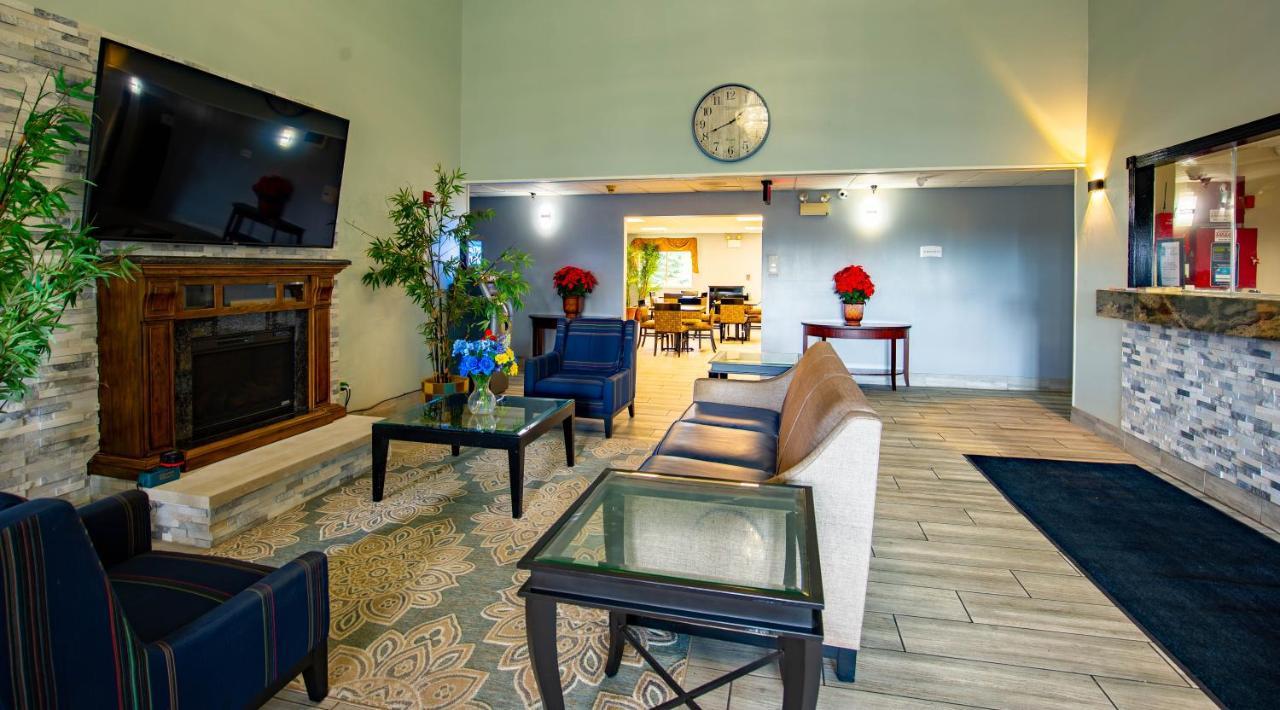 Quality Inn & Suites Woodstock Near Lake Geneva المظهر الخارجي الصورة