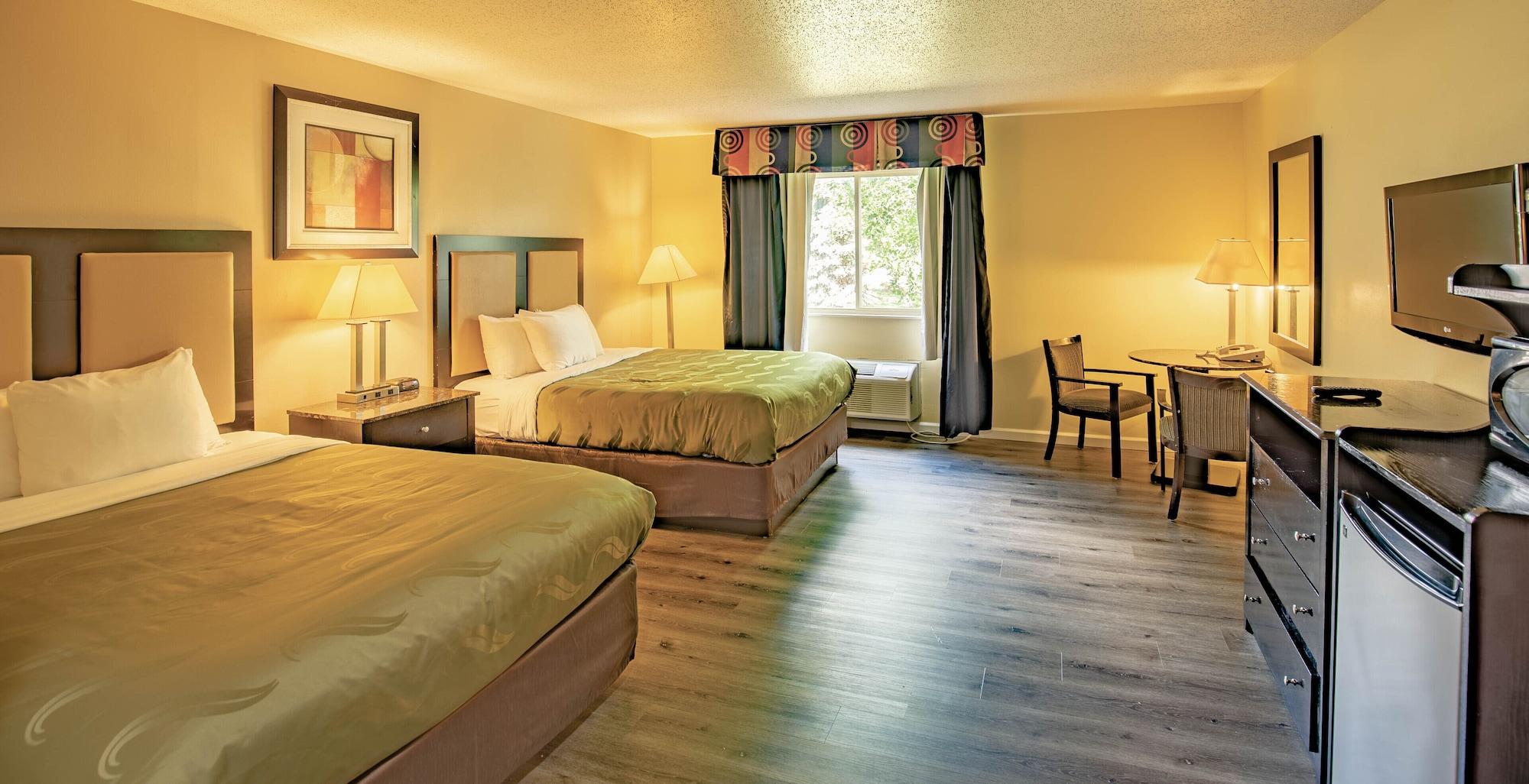 Quality Inn & Suites Woodstock Near Lake Geneva المظهر الخارجي الصورة