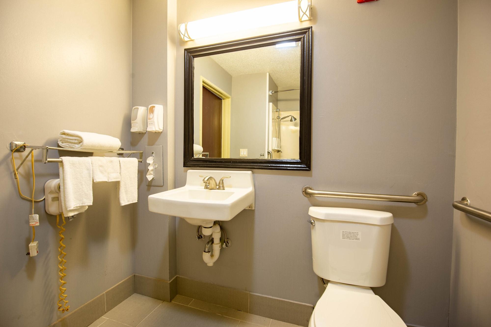 Quality Inn & Suites Woodstock Near Lake Geneva المظهر الخارجي الصورة