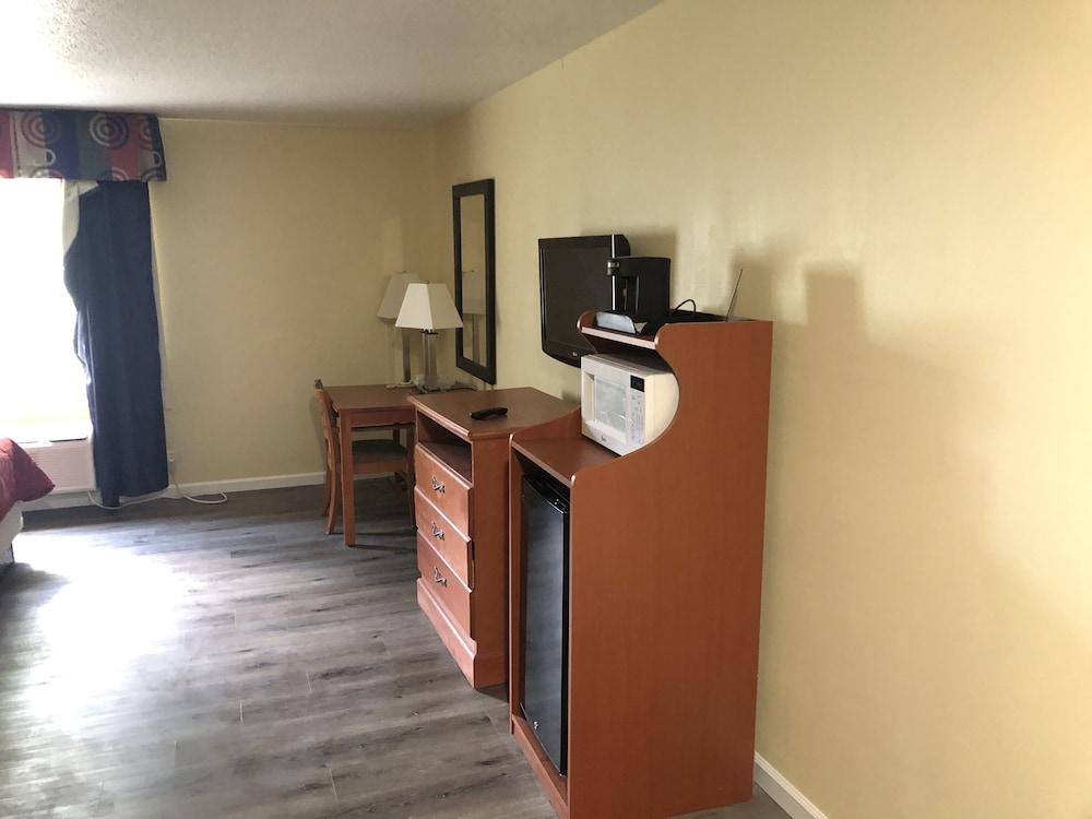 Quality Inn & Suites Woodstock Near Lake Geneva المظهر الخارجي الصورة