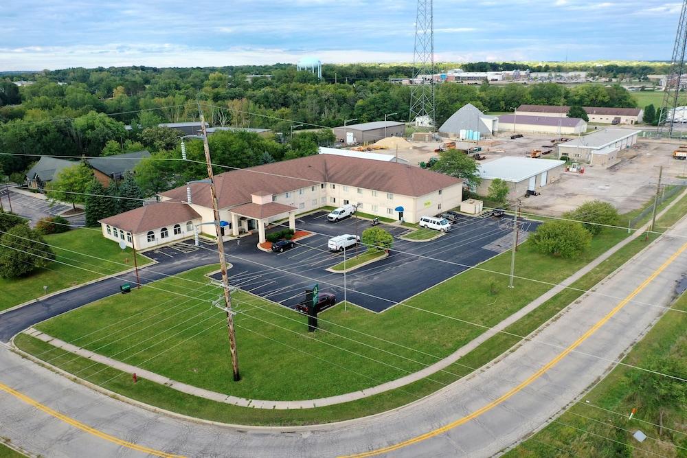 Quality Inn & Suites Woodstock Near Lake Geneva المظهر الخارجي الصورة