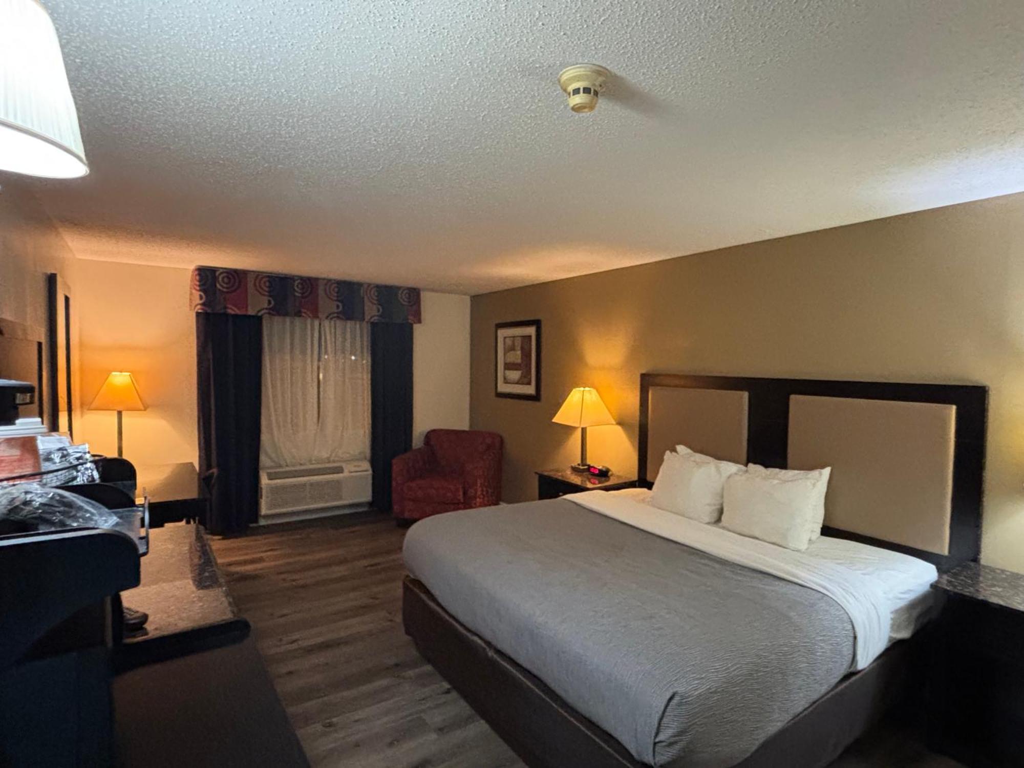 Quality Inn & Suites Woodstock Near Lake Geneva المظهر الخارجي الصورة