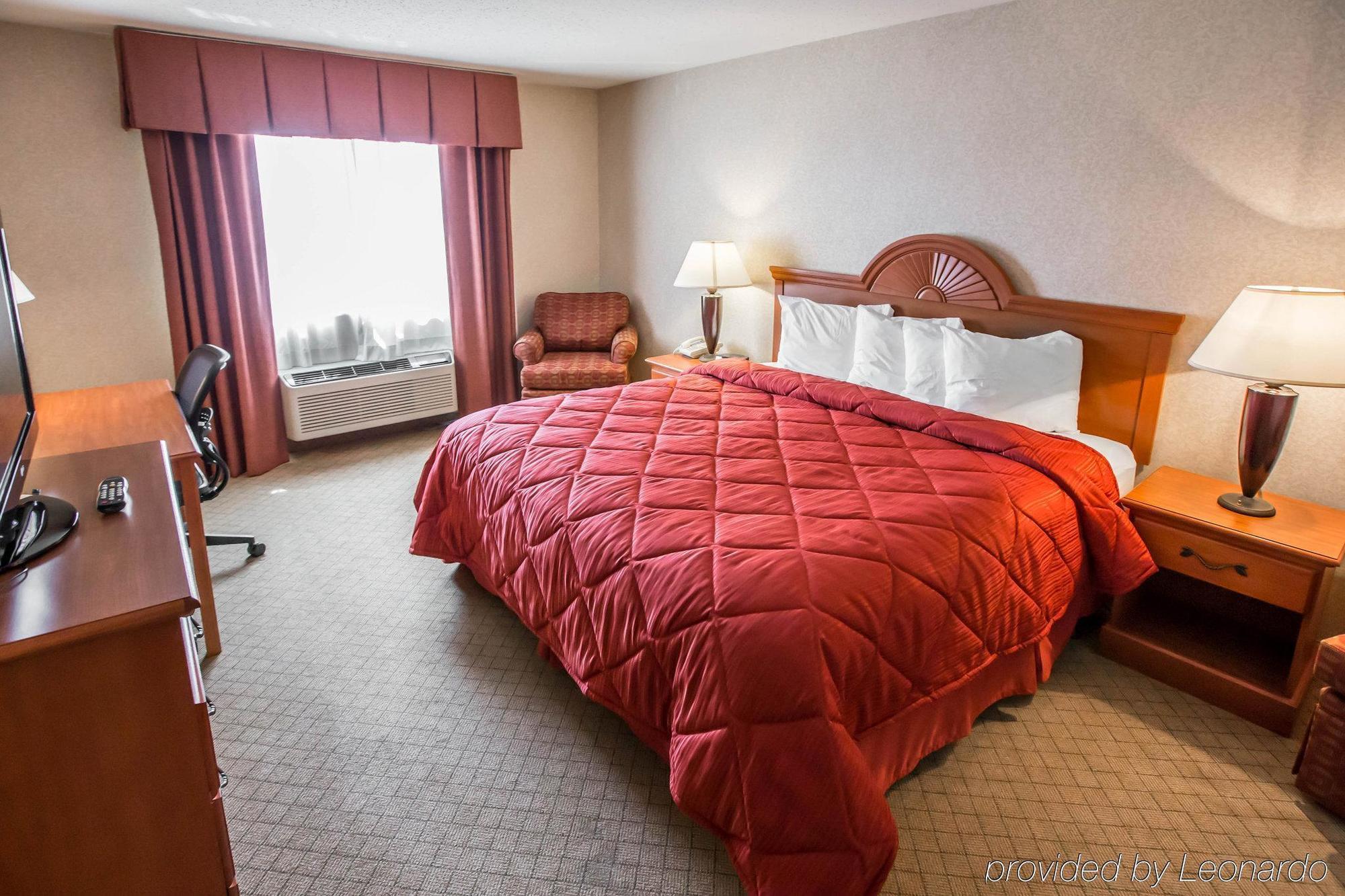 Quality Inn & Suites Woodstock Near Lake Geneva المظهر الخارجي الصورة