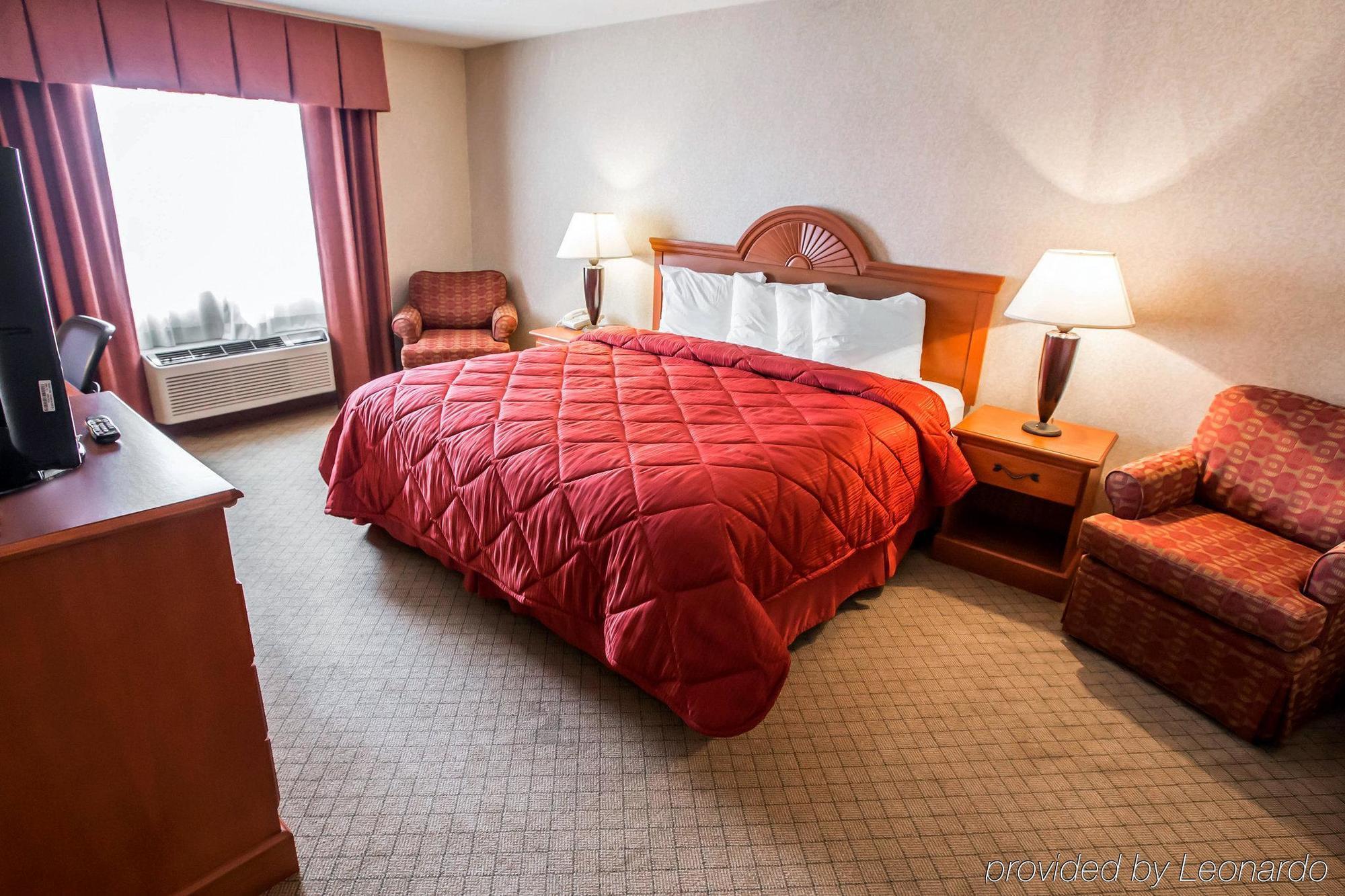 Quality Inn & Suites Woodstock Near Lake Geneva المظهر الخارجي الصورة