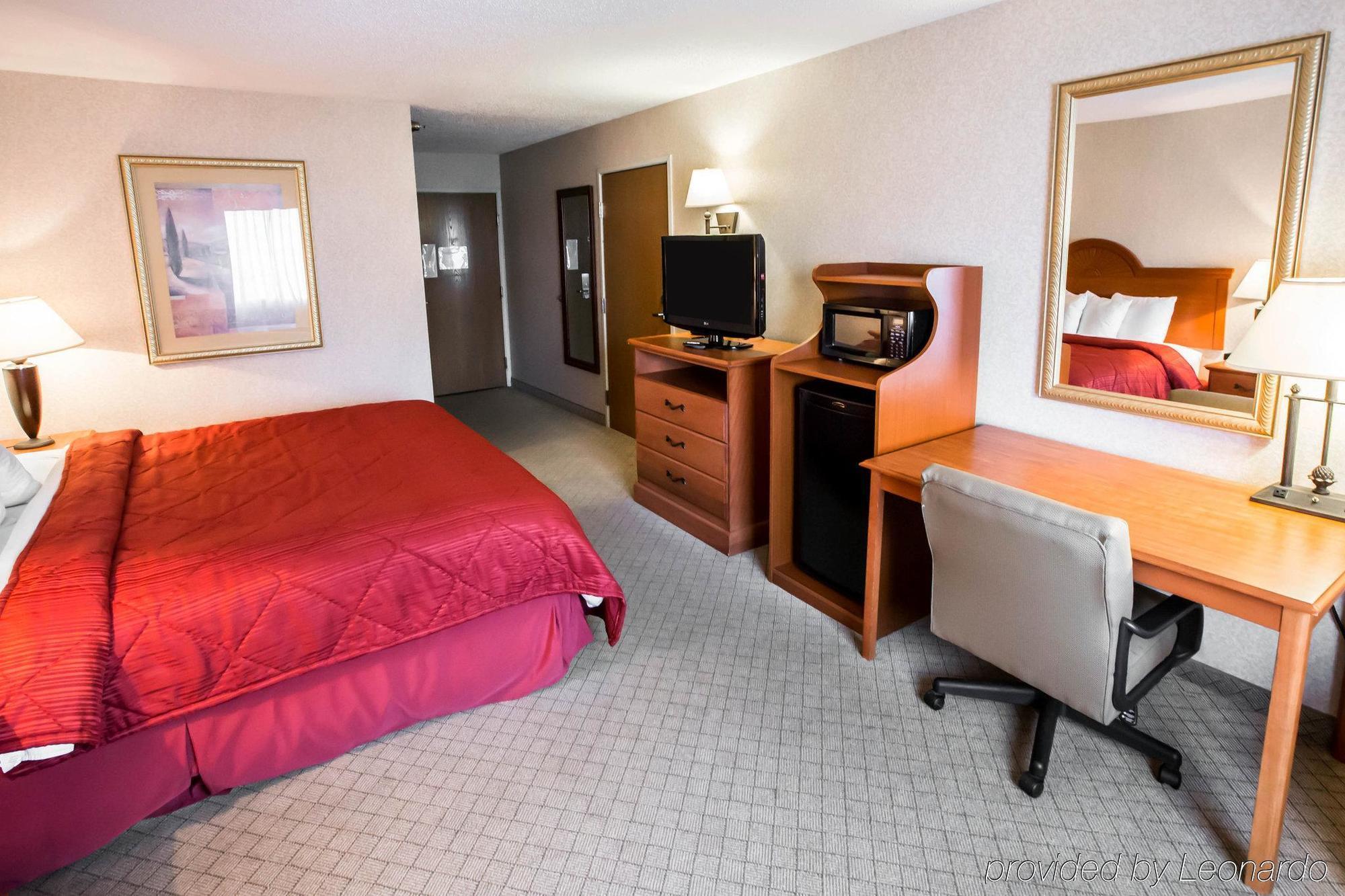 Quality Inn & Suites Woodstock Near Lake Geneva المظهر الخارجي الصورة