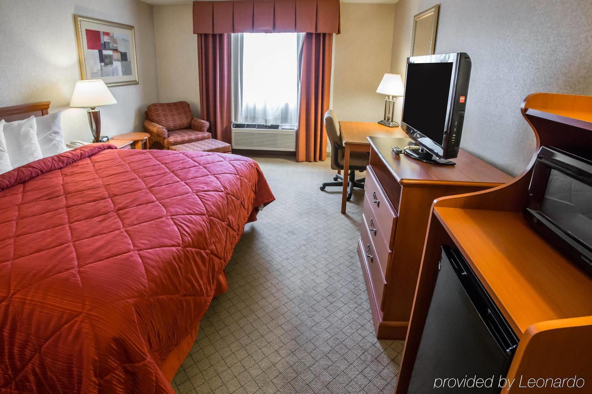 Quality Inn & Suites Woodstock Near Lake Geneva المظهر الخارجي الصورة