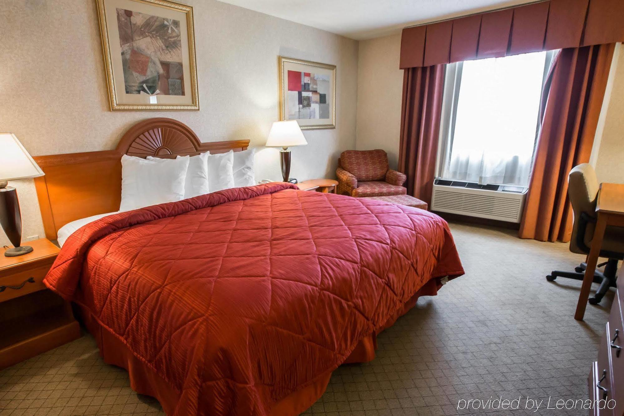 Quality Inn & Suites Woodstock Near Lake Geneva المظهر الخارجي الصورة