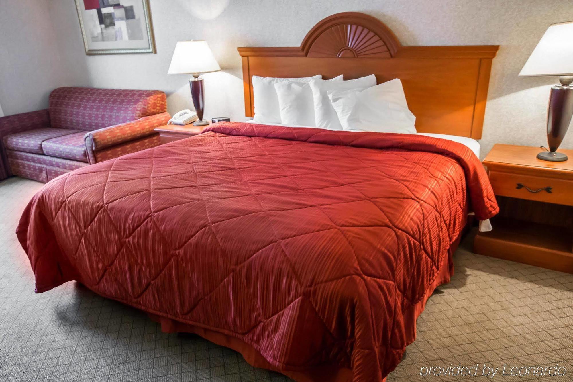 Quality Inn & Suites Woodstock Near Lake Geneva المظهر الخارجي الصورة