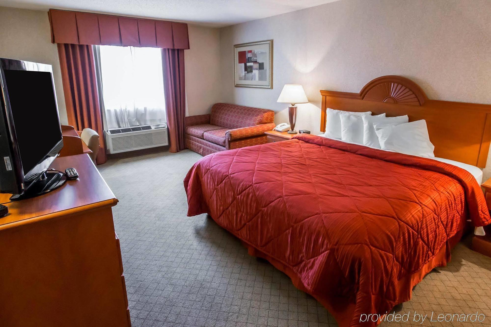 Quality Inn & Suites Woodstock Near Lake Geneva المظهر الخارجي الصورة