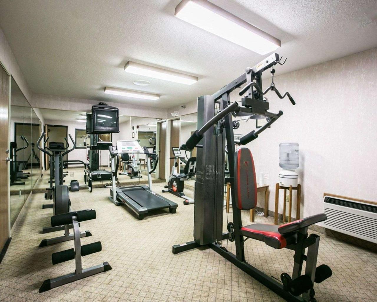 Quality Inn & Suites Woodstock Near Lake Geneva المظهر الخارجي الصورة